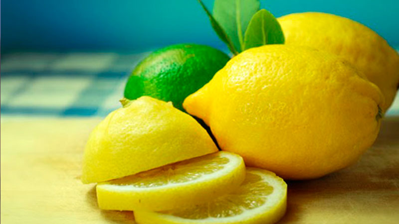 El poder desintoxicante del limón en la mañana
