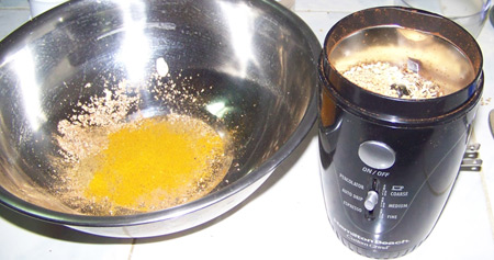 Nada mejor que un molinillo eléctrico de café para preparar nuestro curry en polvo