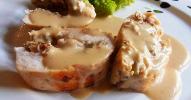 Supremas de pollo rellenas en crema de champiñones