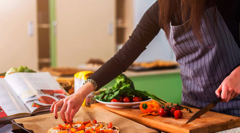 4 ideas para ganar dinero cocinando sin ser chef