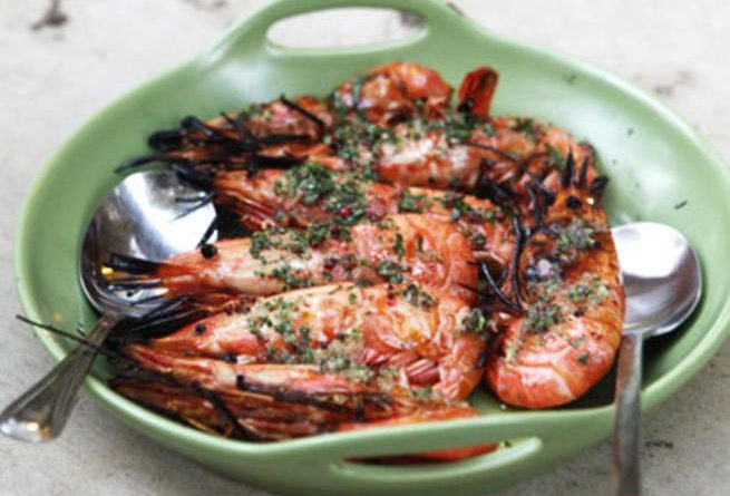 Langostinos grillados con caviar cítrico