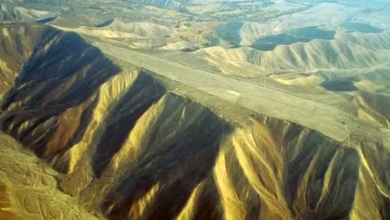 Las pistas de Nazca, cimas cortadas que desafían la explicación