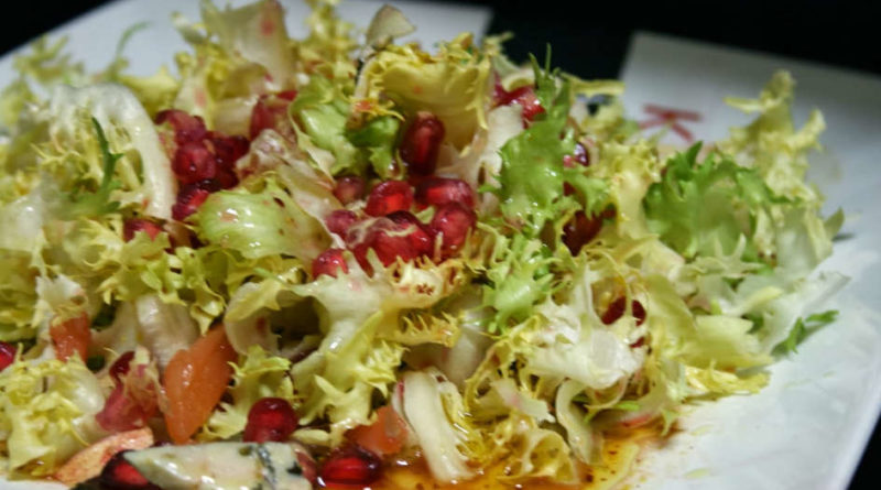 Ensalada de escarola, manzana y granada