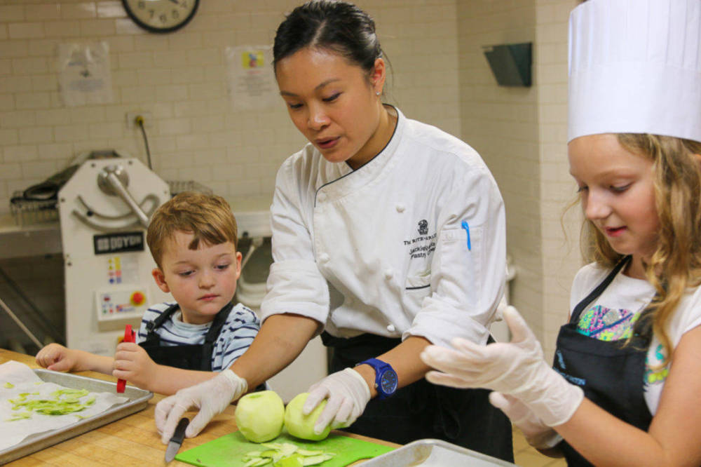 Cocinar con niños: recetas, ideas y juego divertidos