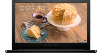 Torta de coco con dulce de leche en cocina de inducción