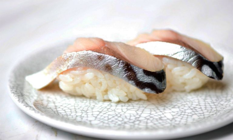 Shime saba Como preparar caballa para Sushi Pescado para Sushi
