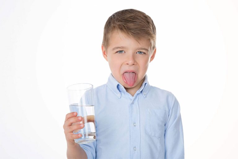 Desventajas de beber agua hervida
