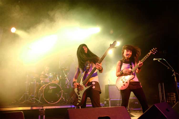 Shonen Knife. Las mejores bandas de mujeres heavy metal de Japón.